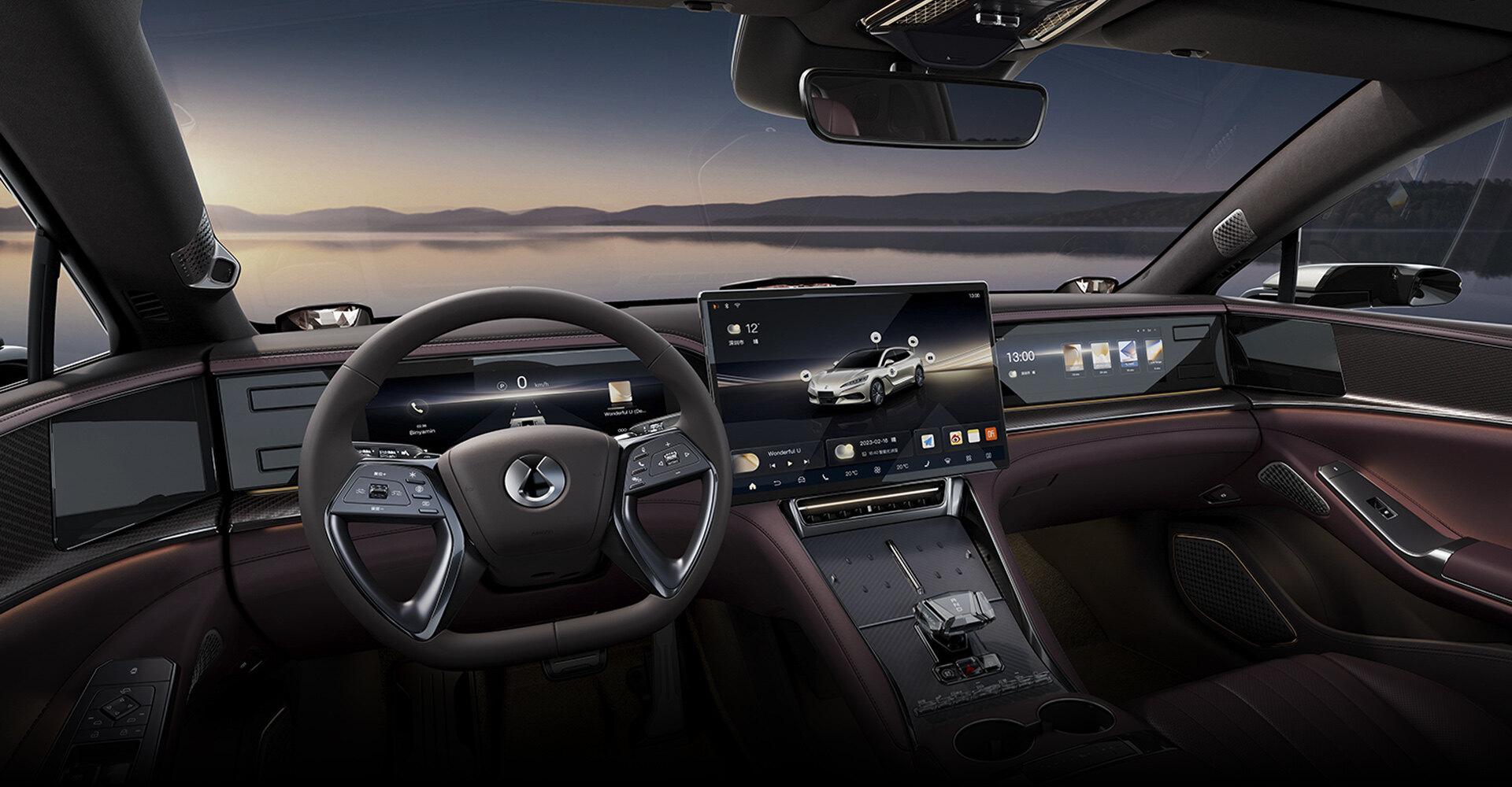 全球首搭 10屏互联